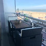 Superbe Vue Avec Balcon Blankenberge
