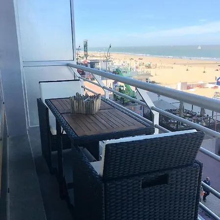 Superbe Vue Avec Balcon Blankenberge